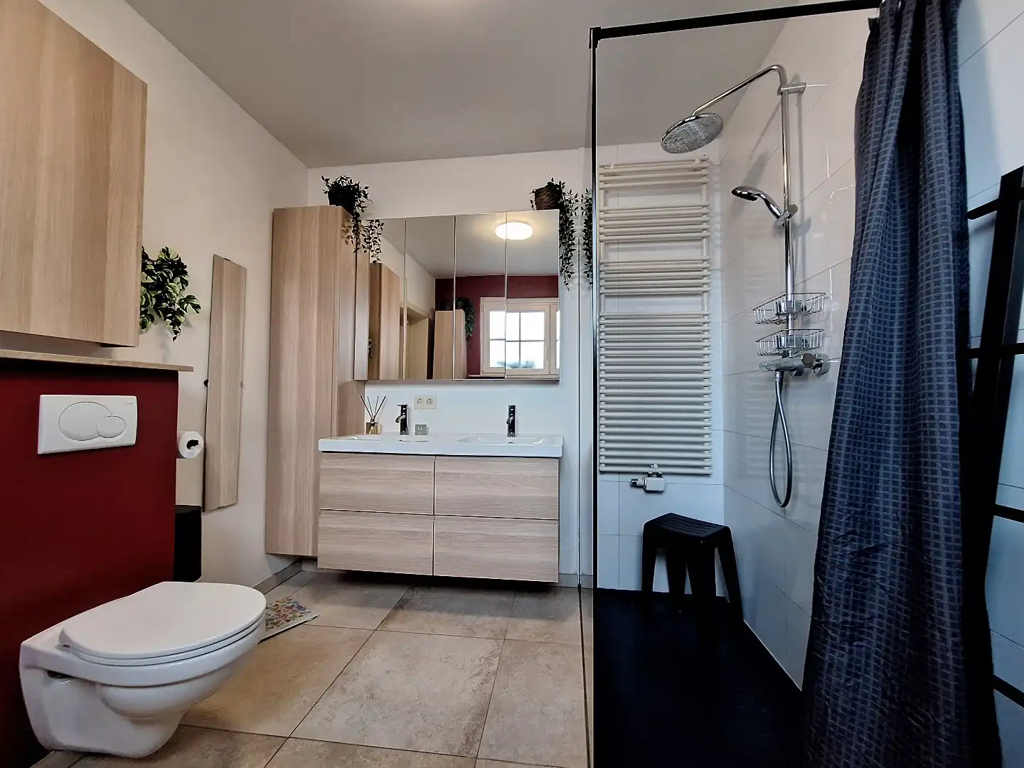 Gerenoveerde instapklare woning met terras en tuin foto 5