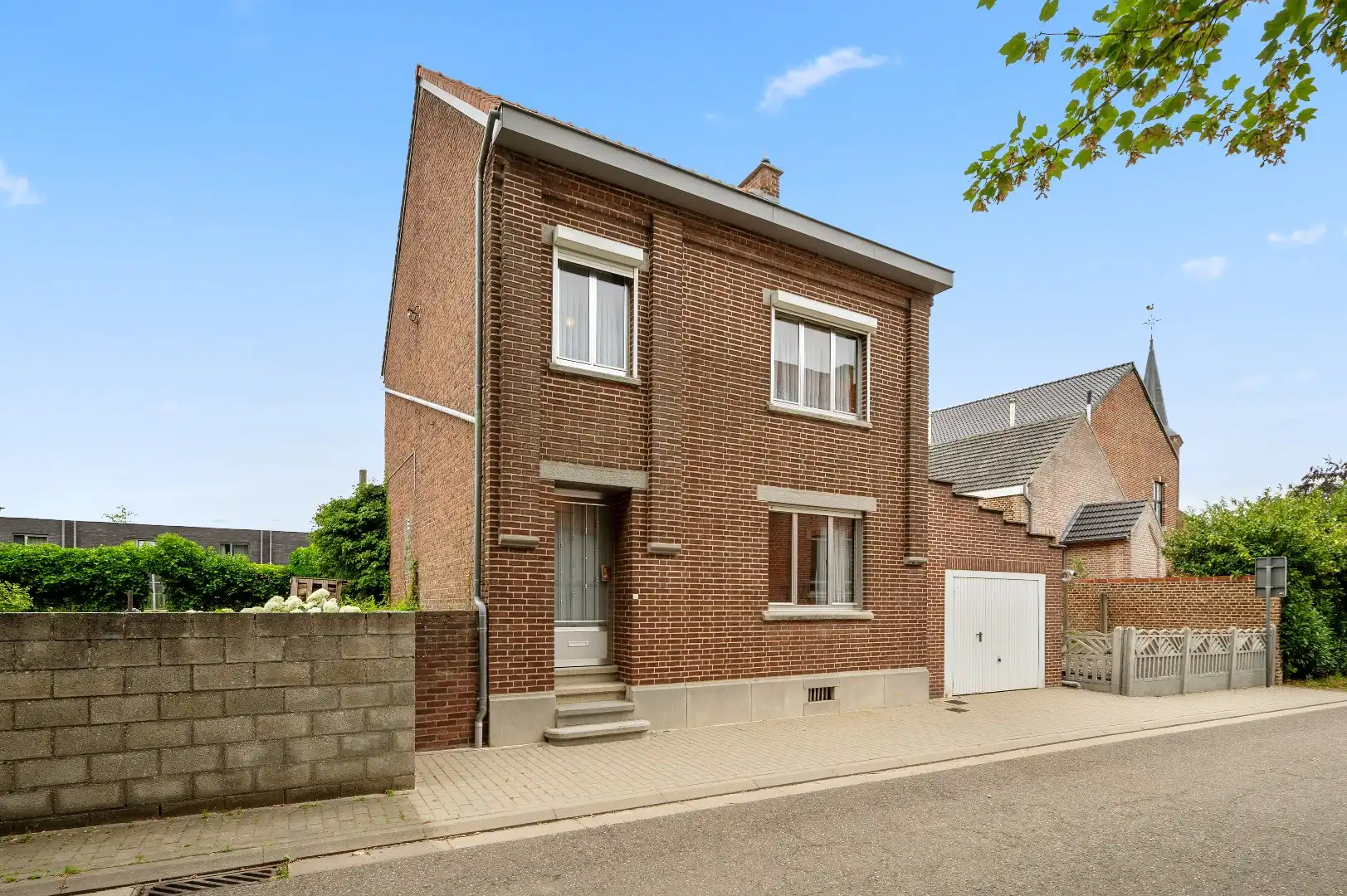 Ruime gezinswoning met 4 slpks met ruime tuin op rustige ligging foto 30