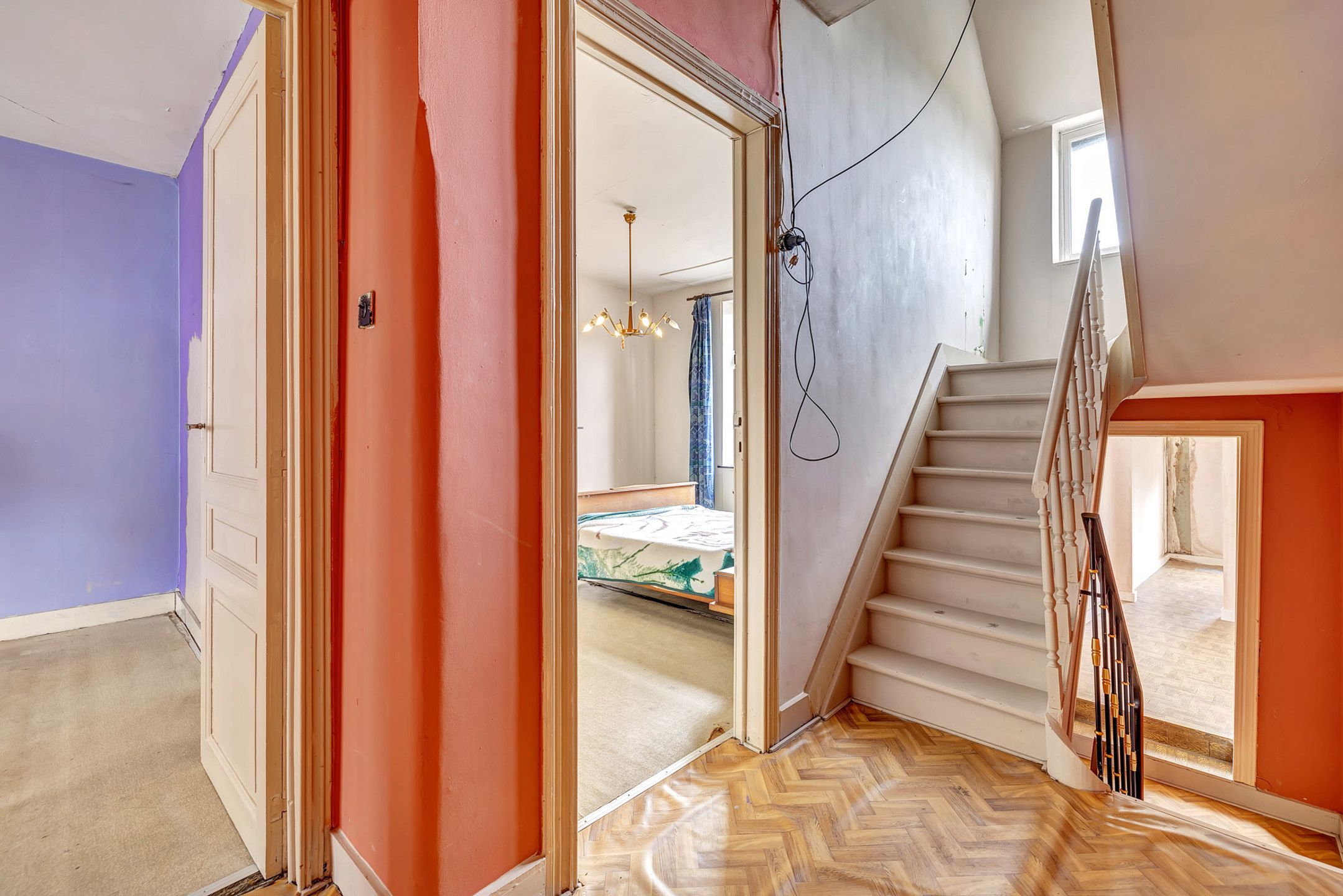 Charmante te renoveren woning met 4 slpks en tuin foto 12