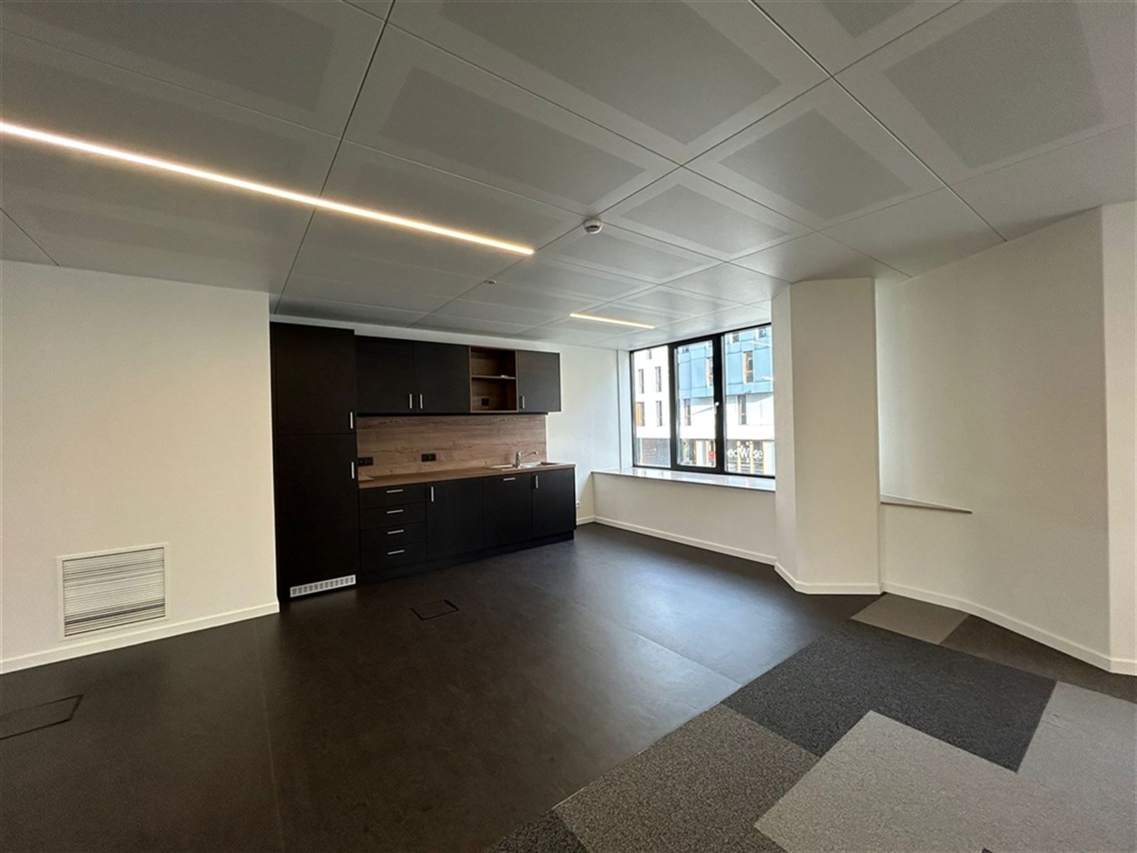 Volledig rerenoveerde kantoren te huur vanaf 150 m² foto 15