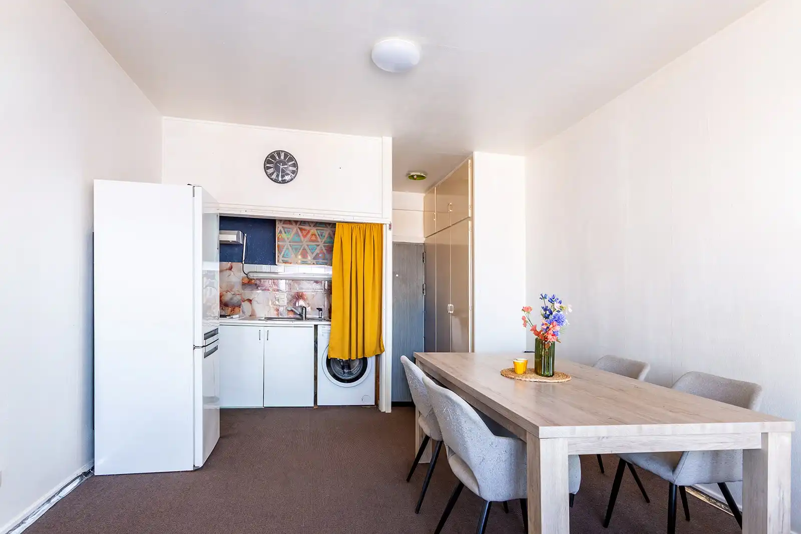 Verhuurde studio op centrale locatie foto 2