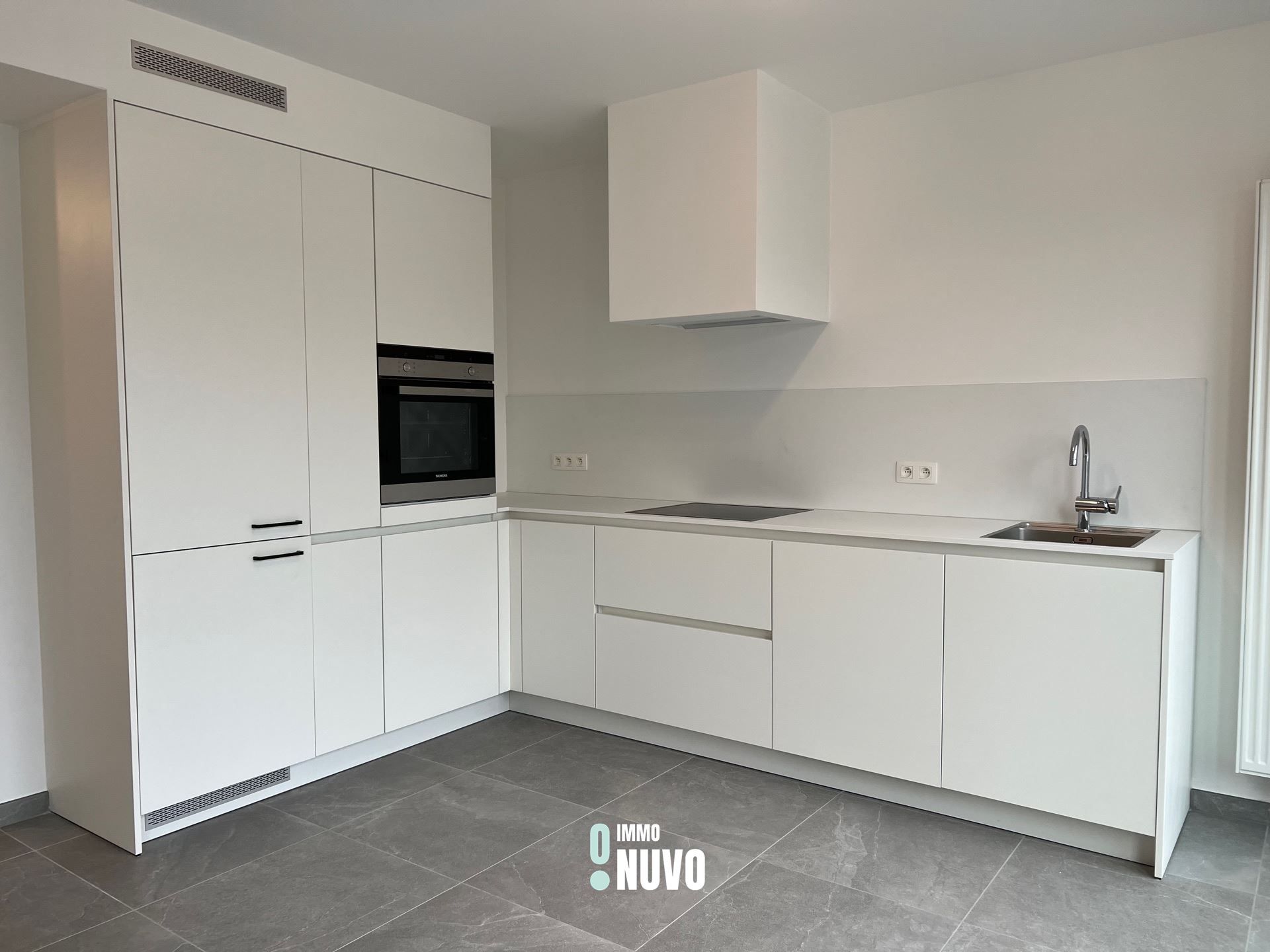 Energiezuinige studio met gezellig terras foto 8