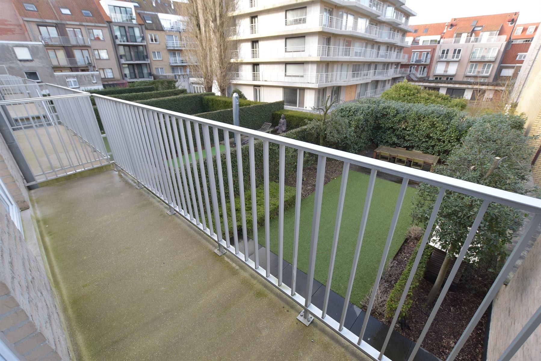 Mooi gemeubeld appartement op een rustige ligging, op wandelafstand van de Lippenslaan foto 11