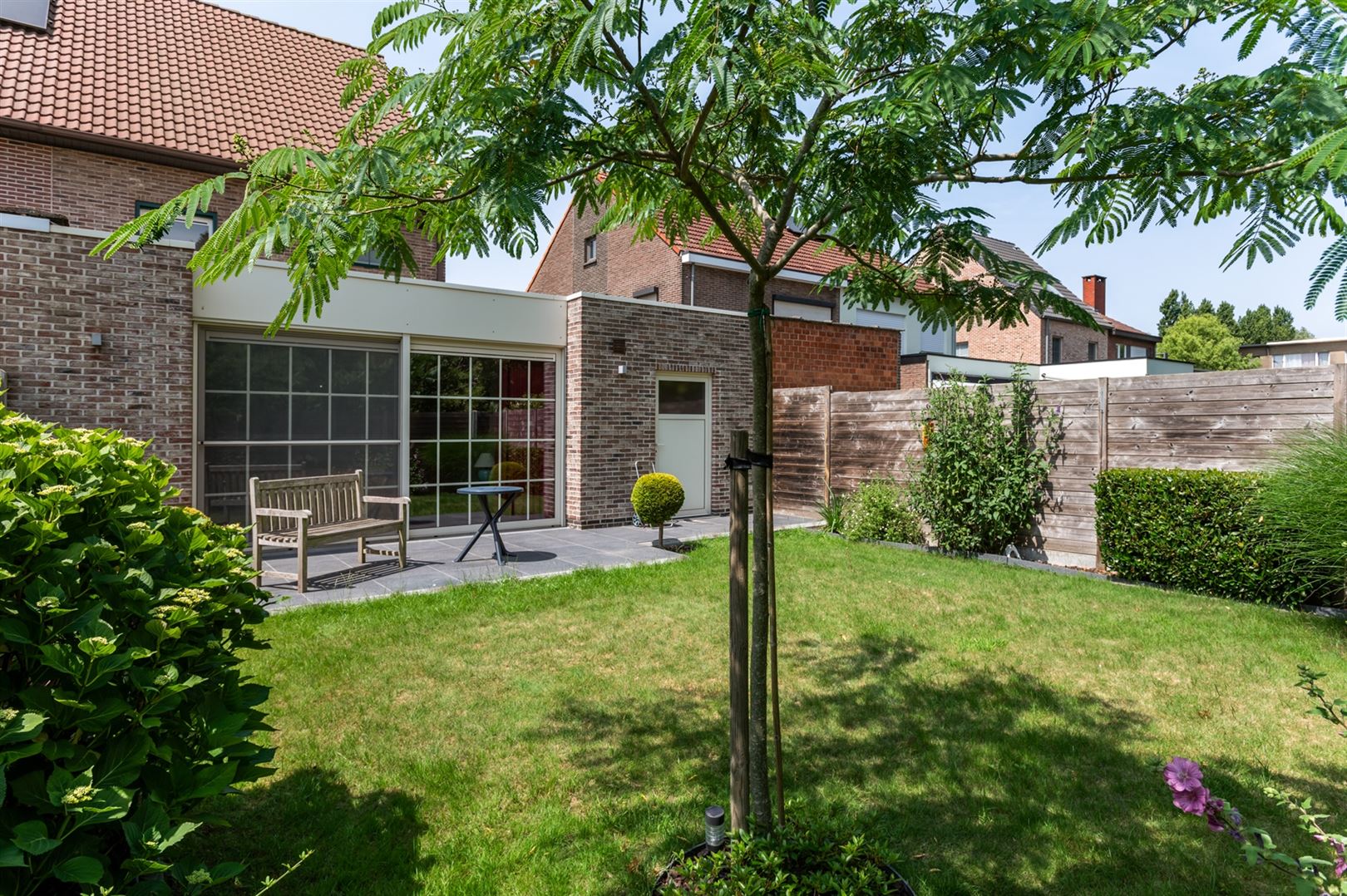 Perfect onderhouden halfopen woning met zonnige tuin. foto 3