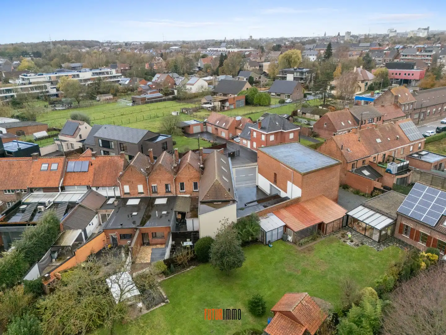 Te renoveren rijwoning met goeie ligging foto 2