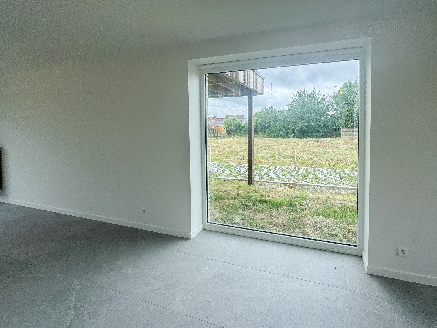 Prachtige halfopen nieuwbouwwoning met 3 slaapkamers in Houthulst foto 4