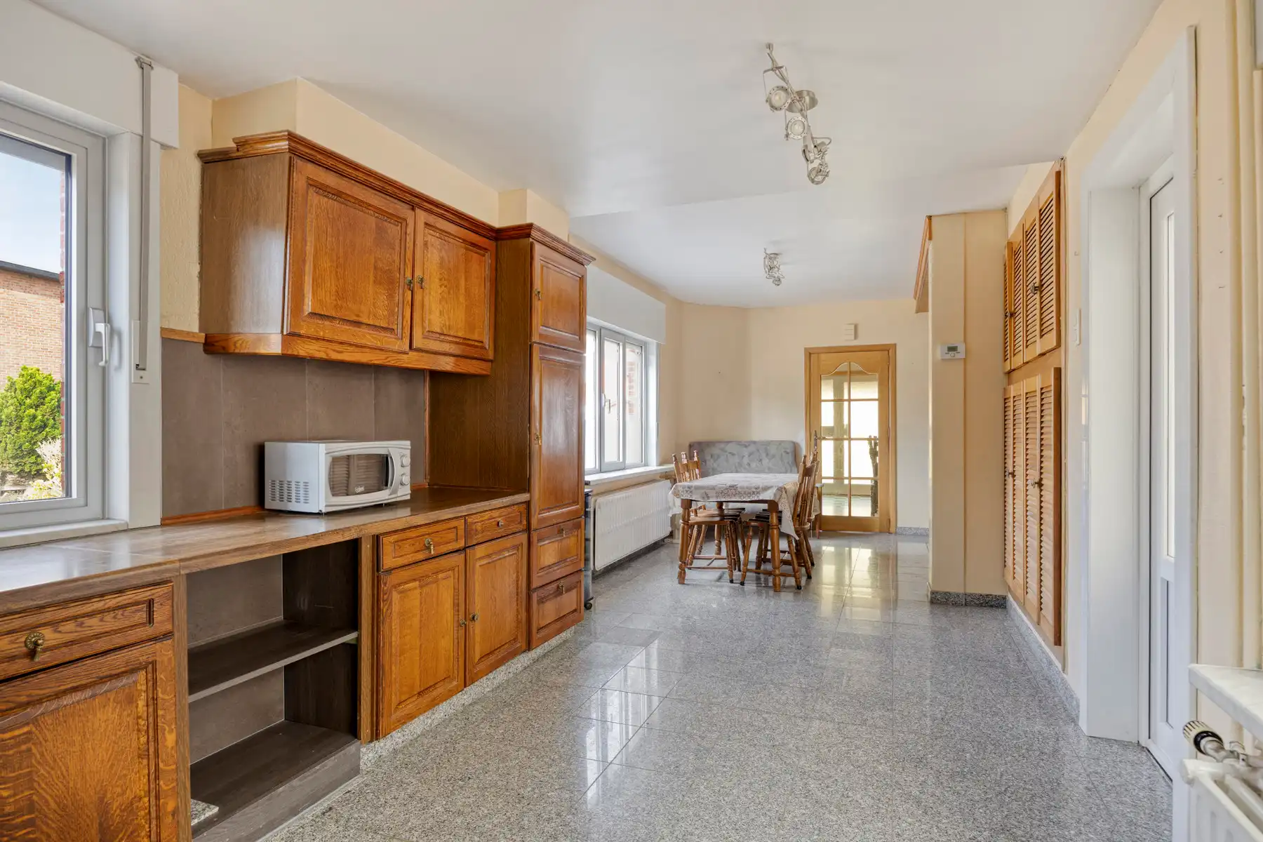 Halfvrijstaande woning met 3 slaapkamers foto 10
