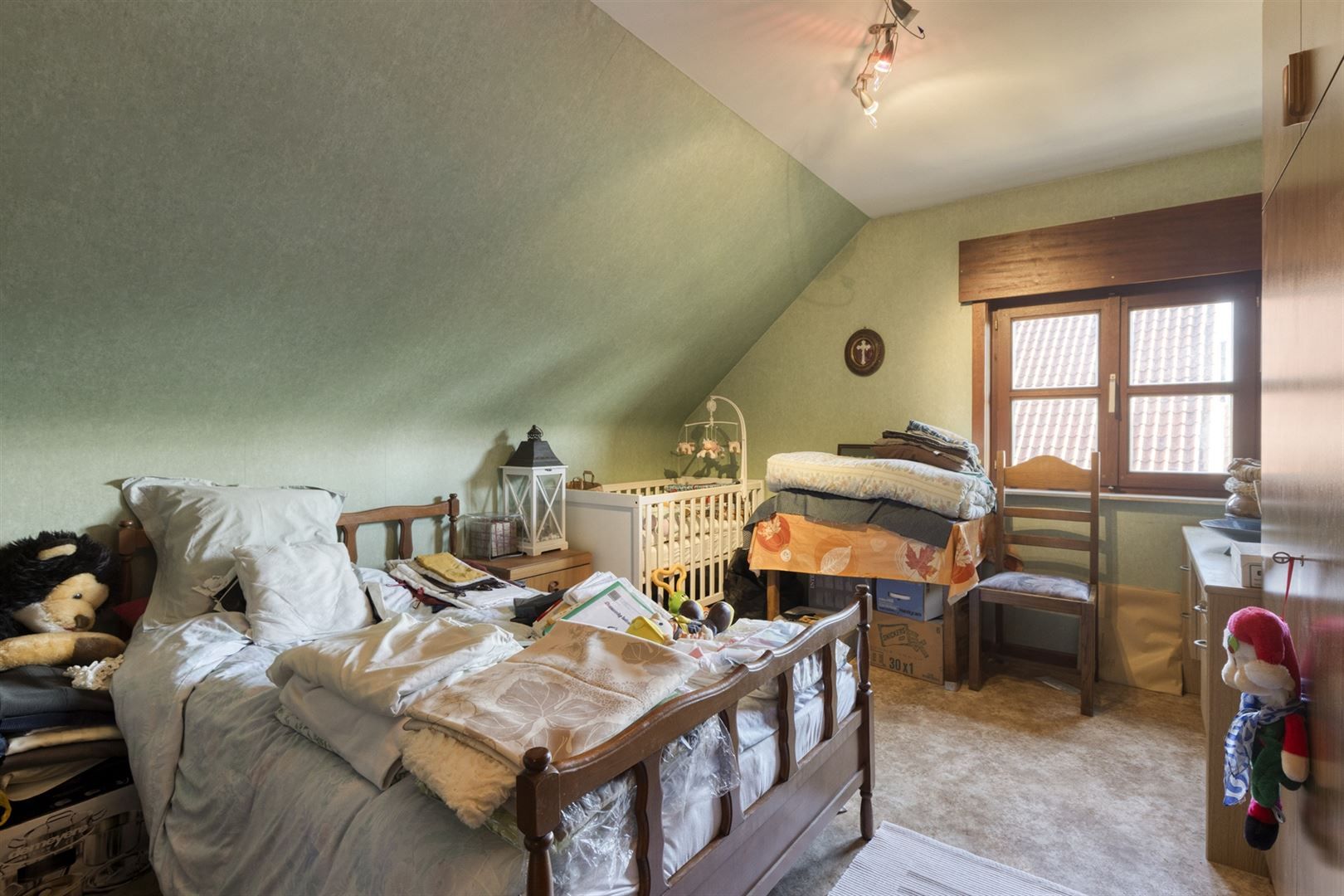 Goed onderhouden open bebouwing gelegen op 1.170 m² met 4 slaapkamers. foto 14