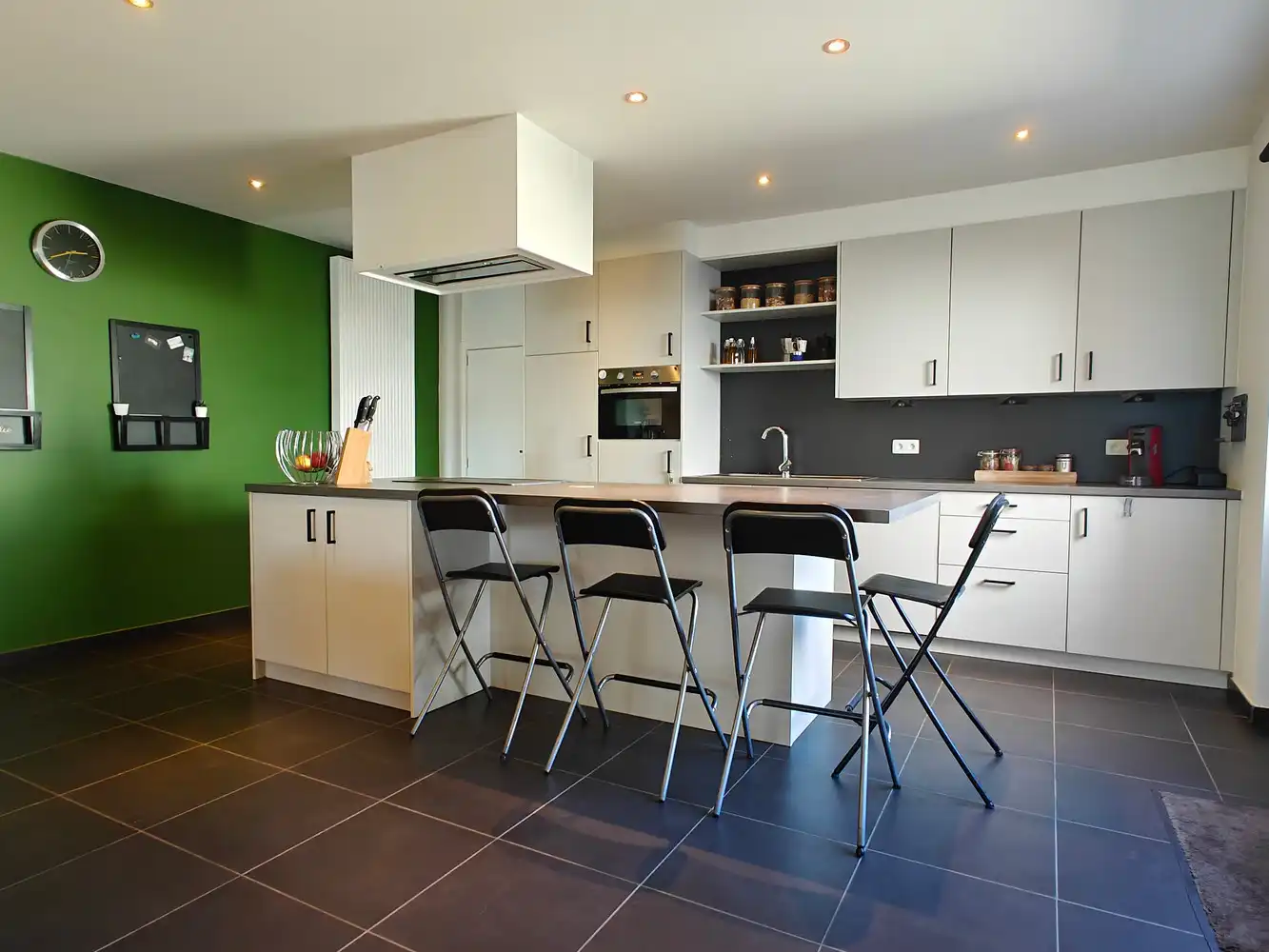 Ruime instapklare gezinswoning met 3 slaapkamers foto 11