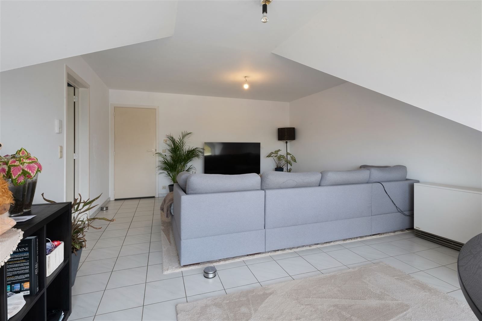 Lichtijke penthouse met terras en garagebox foto 3