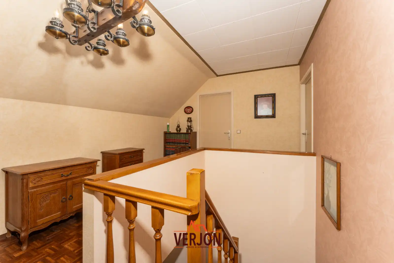 Halfopen bebouwing op wandelafstand van de markt! foto 16