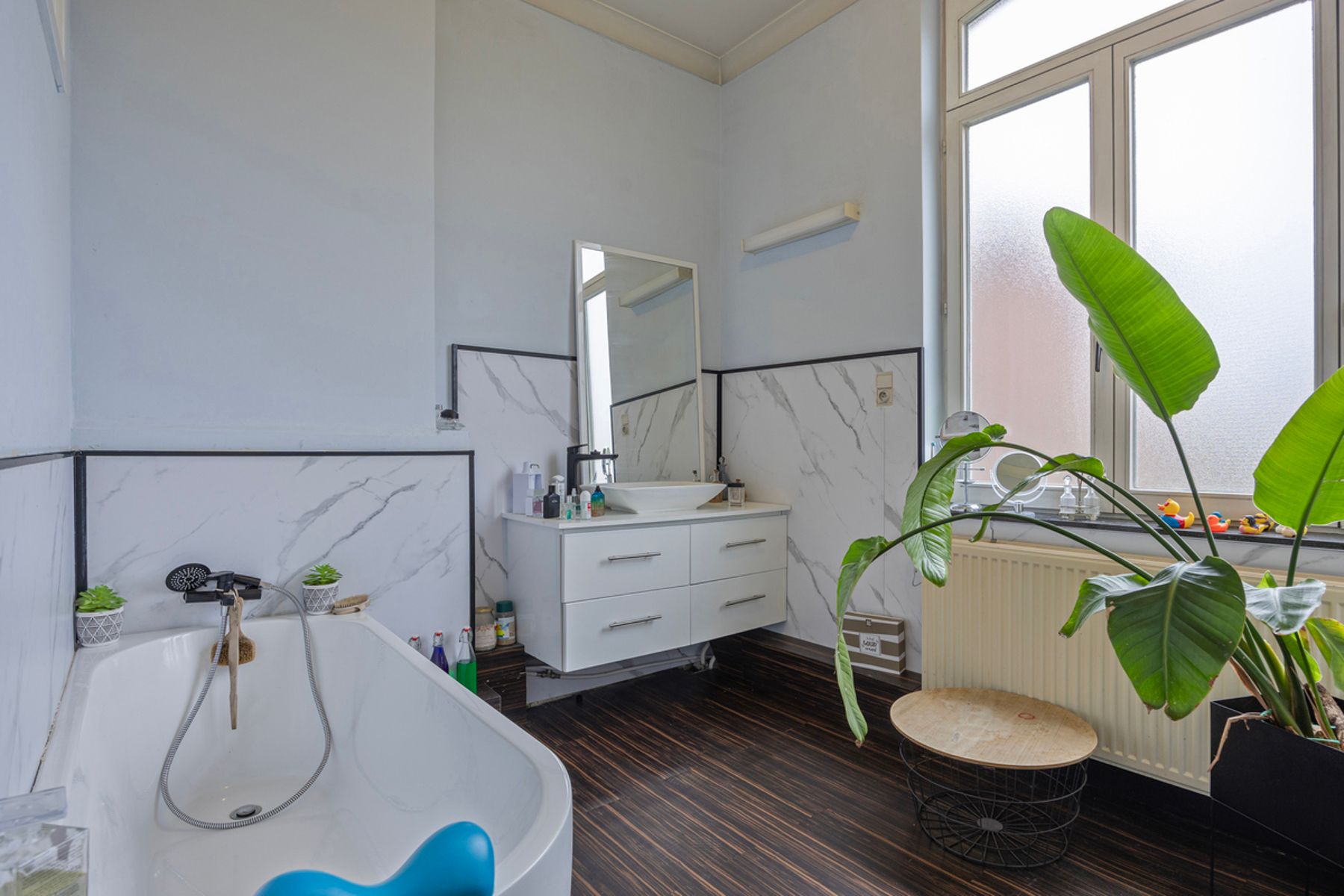 Authentieke pastorie, stijlvol gerenoveerd met comfort foto 17