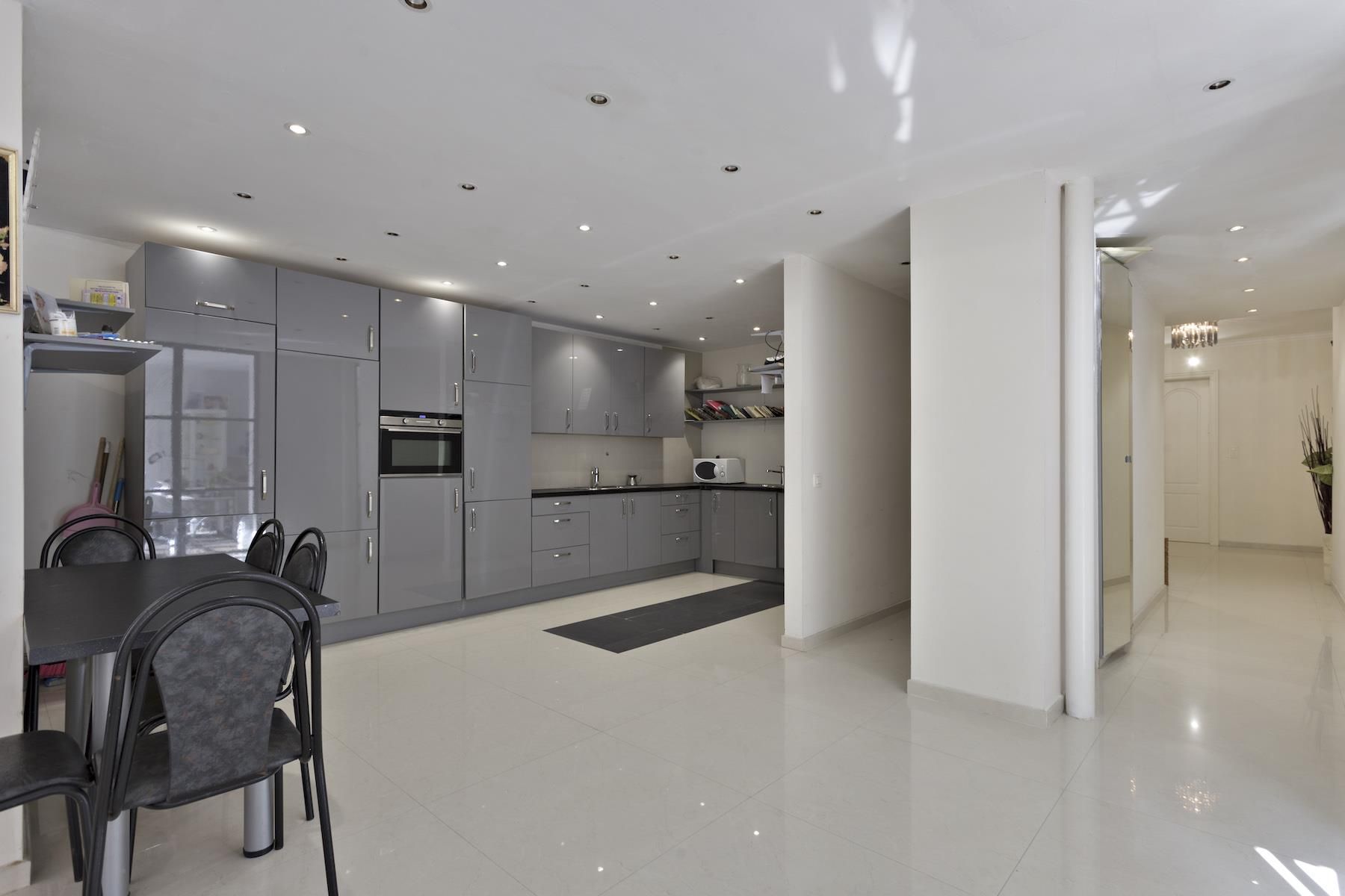 ANTWERPEN-BERCHEM - Ruim 2 slaapkamer appartement  foto 4