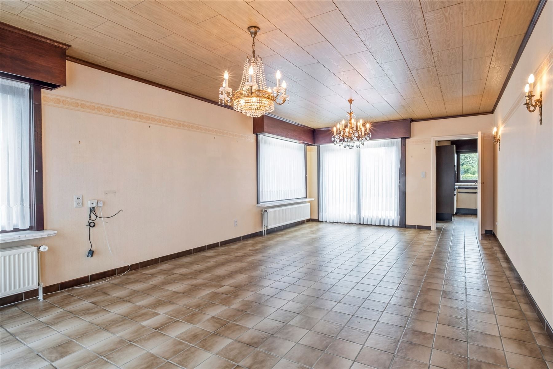 Solide woning met 3 slaapkamers op 584 m² foto 4