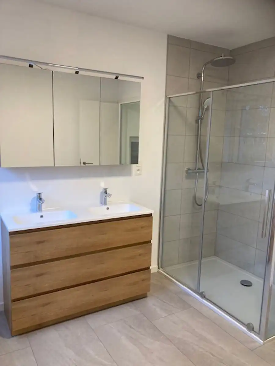 Totaal gerenoveerde, energiezuinige woning foto 13