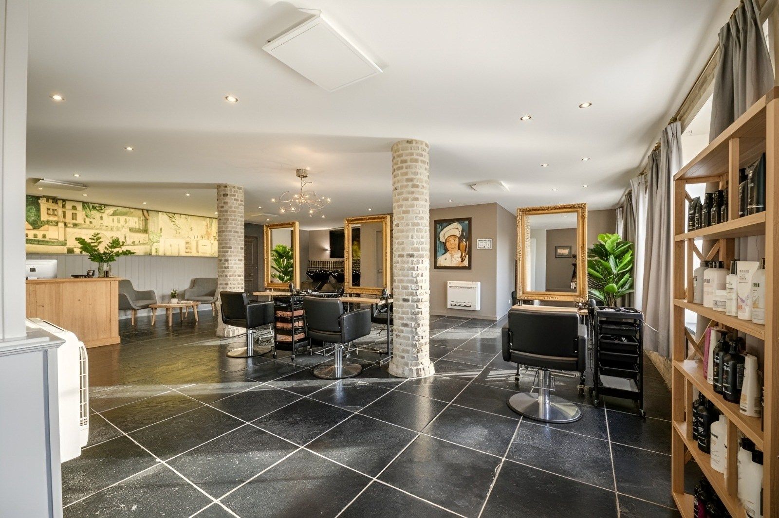 INSTAPKLAAR HANDELSHUIS (2009) OP GUNSTIGE LOCATIE!!!  foto 3