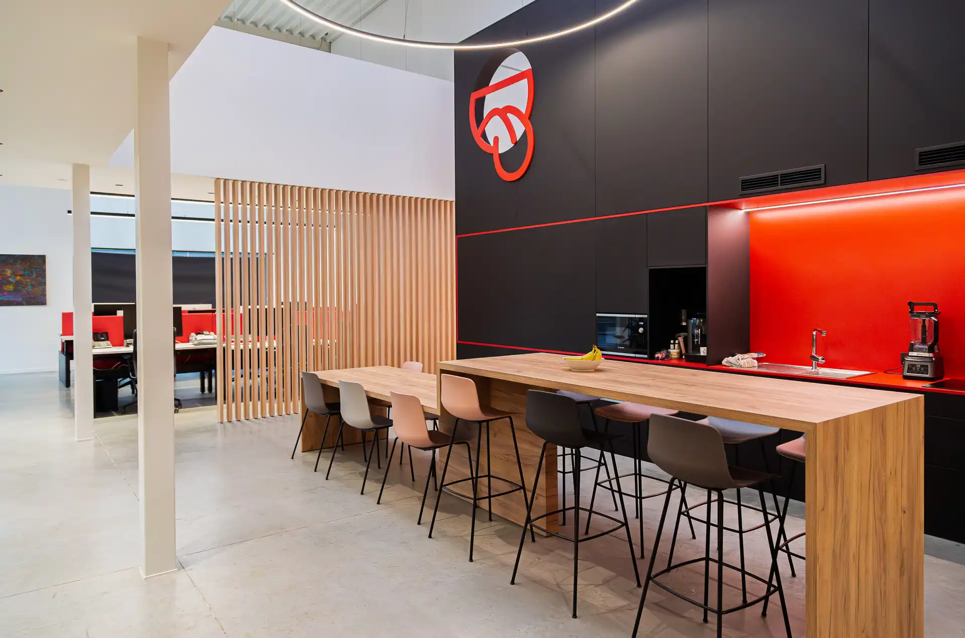 RECENT KANTOORGEBOUW VAN 366M² TE TONGEREN NABIJ E313. foto 7