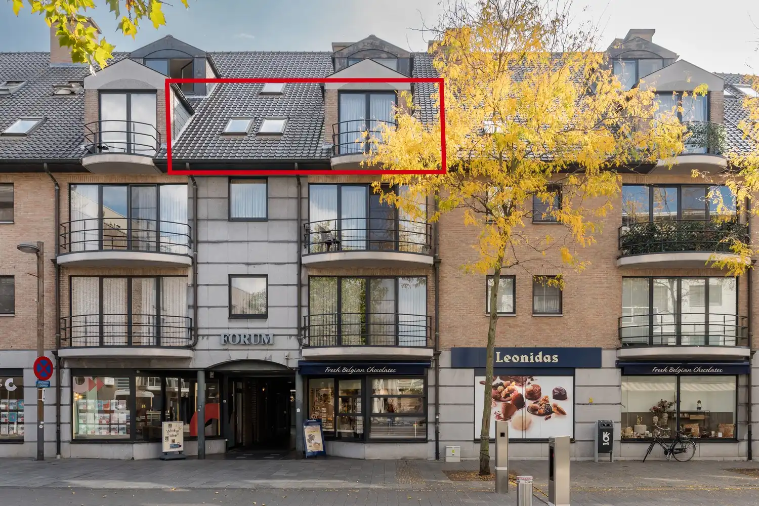 Mooi appartement te huur in Neerpelt centrum. foto {{pictureIndex}}