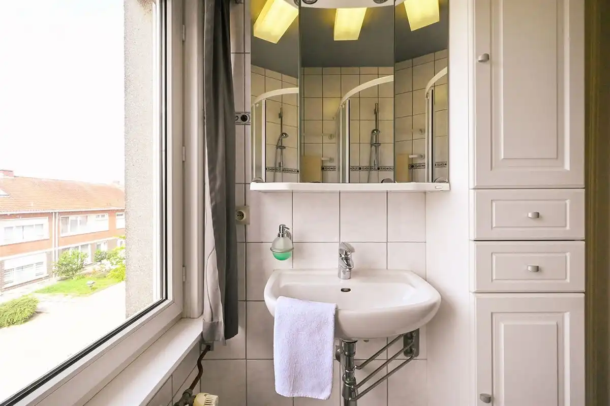 Bel-etage in leuke woonwijk foto 10