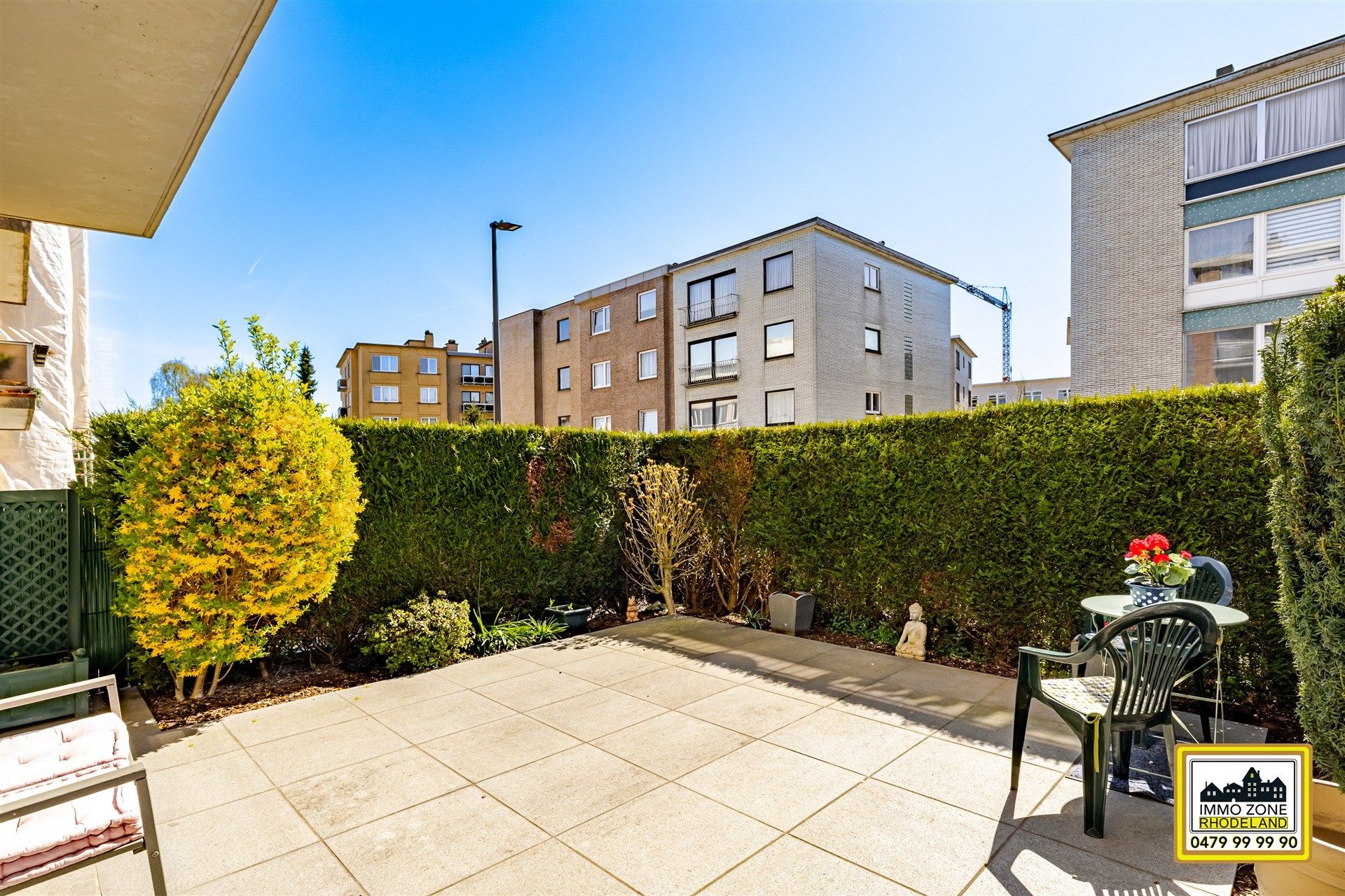 Ruim gelijkvloers appartement met terras en garage foto 22
