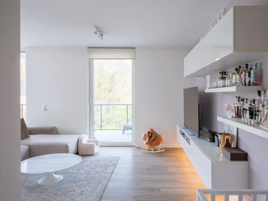 Lichtrijke penthouse met 3 slaapkamers, ruim zonneterras en twee overdekte staanplaatsen met groen uitzicht op fietsafstand van het centrum van Gent. foto 11