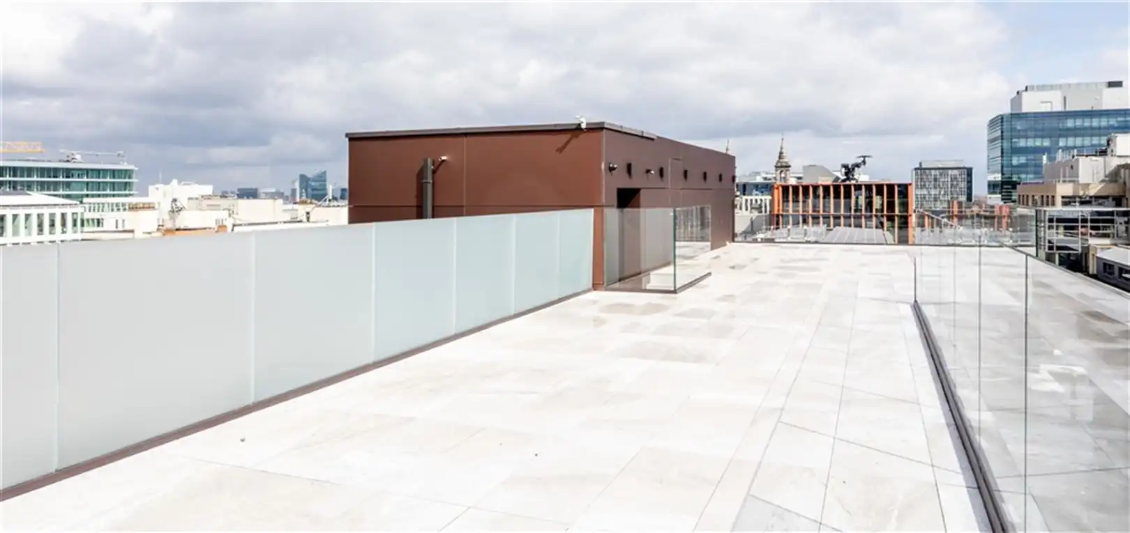 LUCIA: kantoren te huur 132m² foto 4