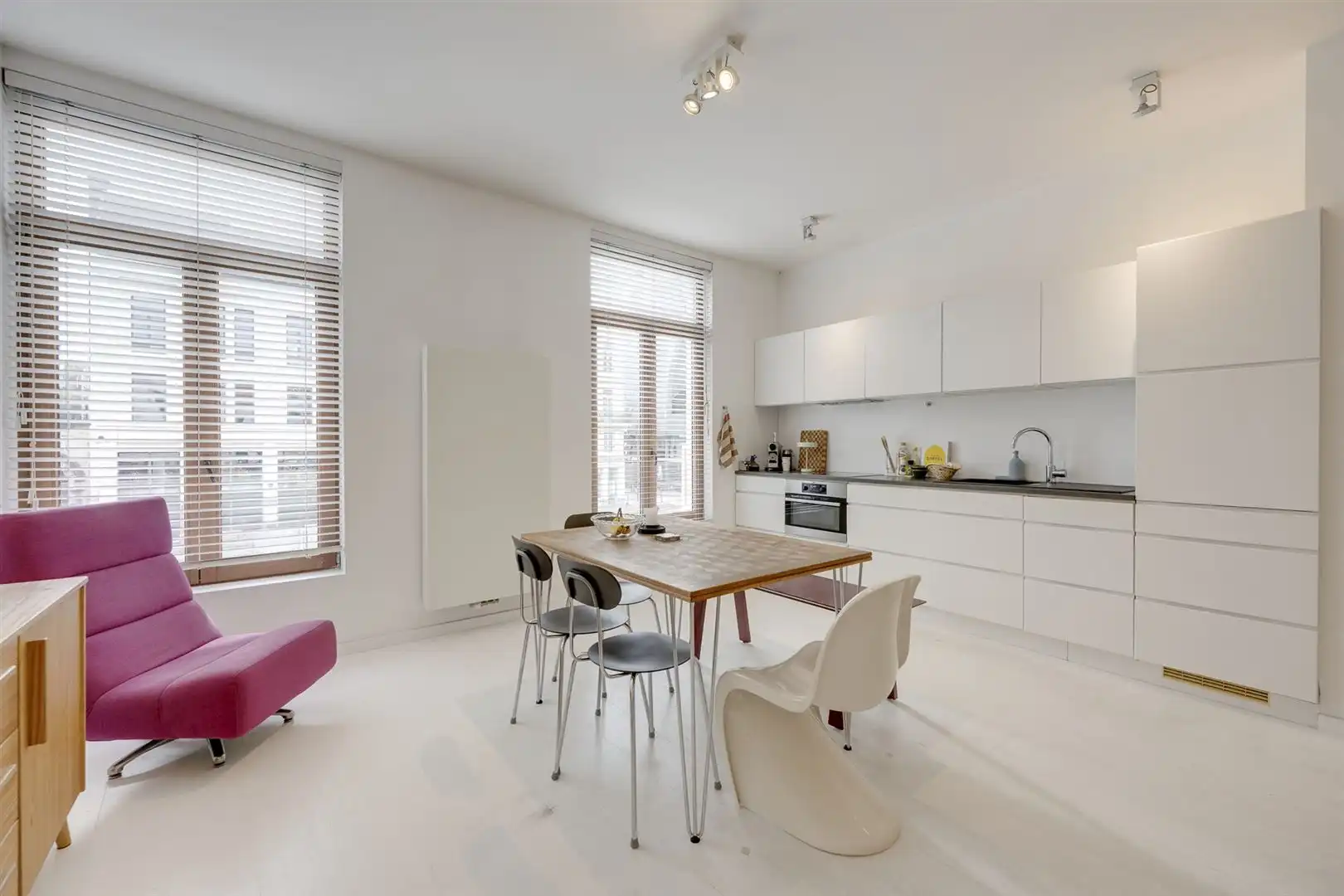 Appartement met 2 SLK en zicht op het Wapperplein foto 6