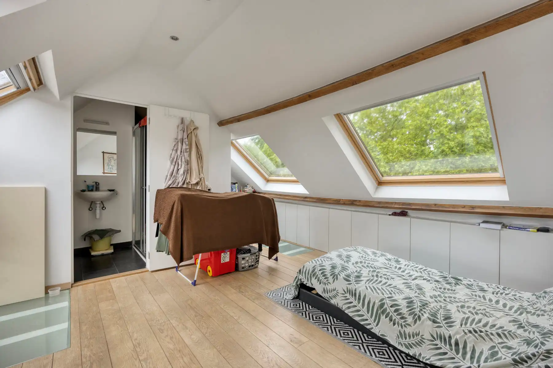 Prachtig gerenoveerde herenwoning met 5 slaapkamers foto 7