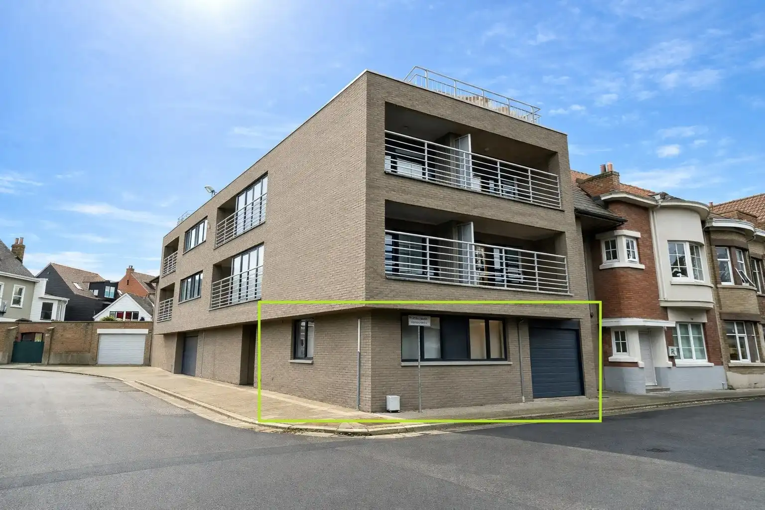 PERFECT ONDERHOUDEN GELIJKVLOERS APPARTEMENT (BJ 2009) MET GARAGE!!! foto 2