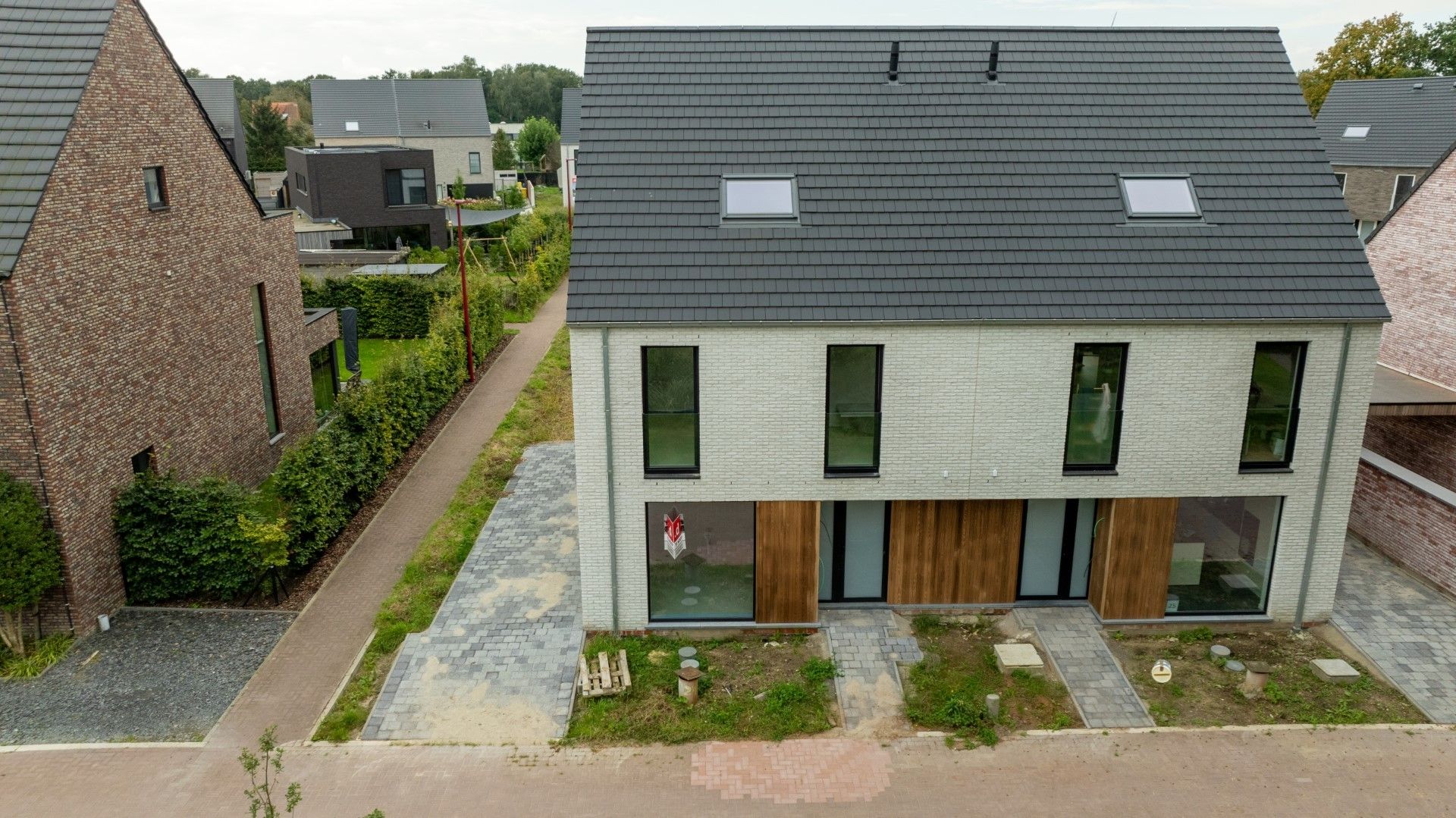 Energiezuinige halfopen bebouwing met 3 slpk’s en zongerichte tuin			 foto 2