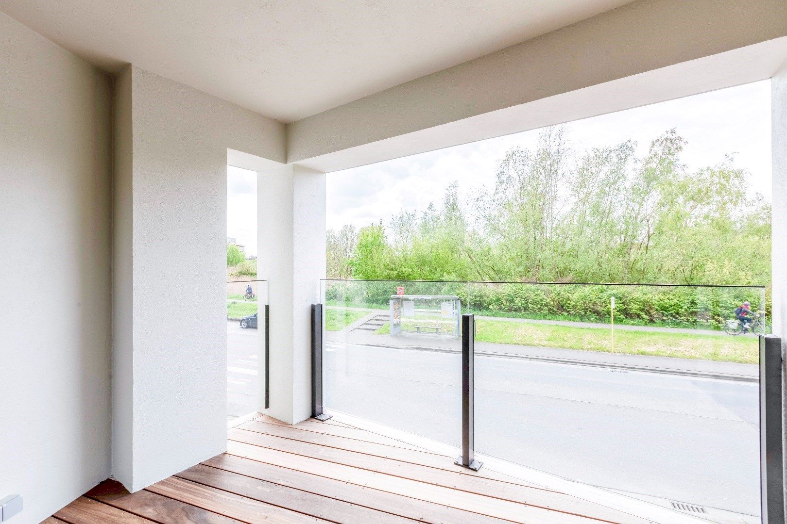 Prachtig gerenoveerd 3 slaapkamer appartement nabij Gent centrum foto 7