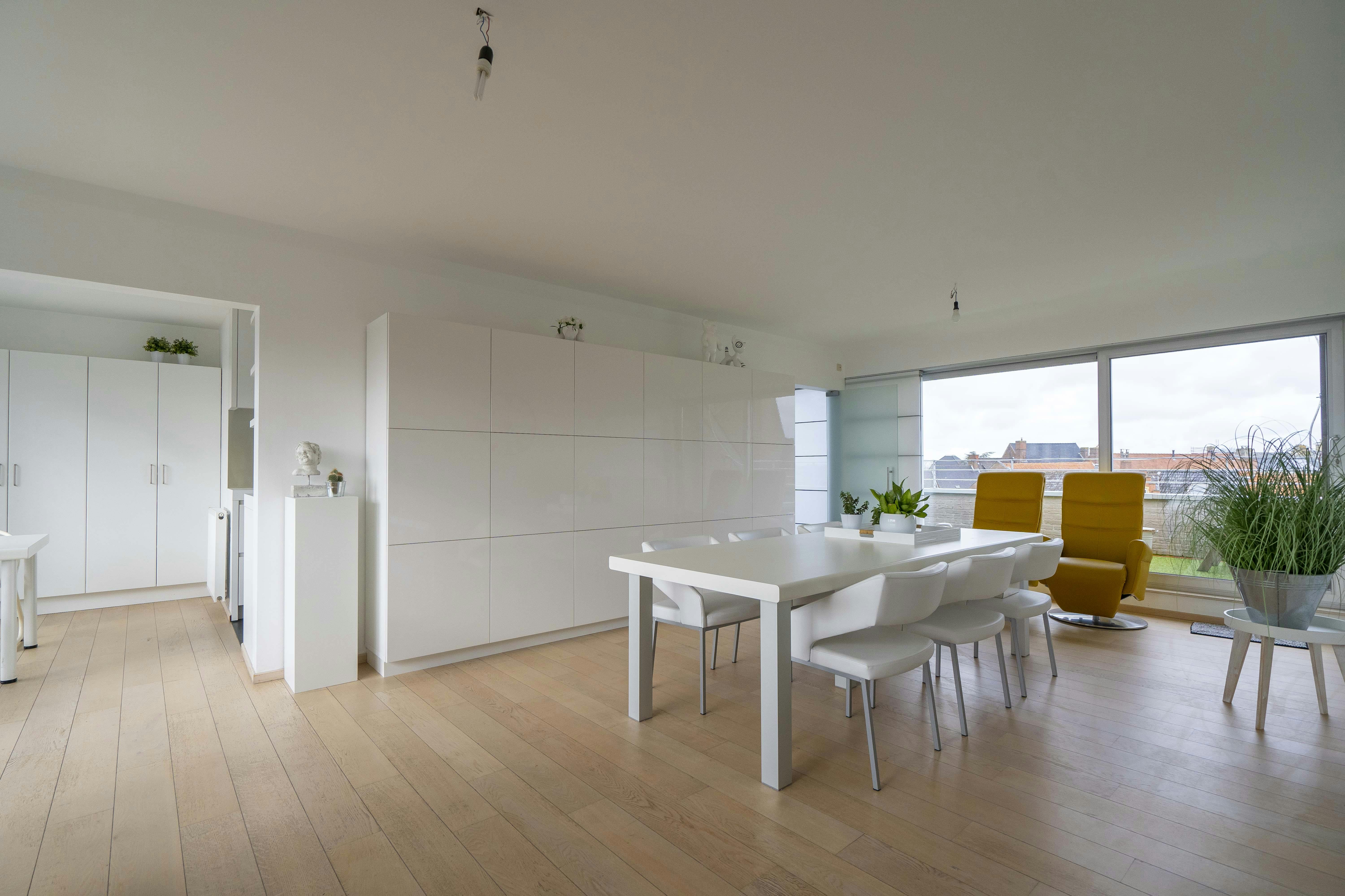 Een uniek duplex-penthouse te koop in het hart van Poperinge foto 3