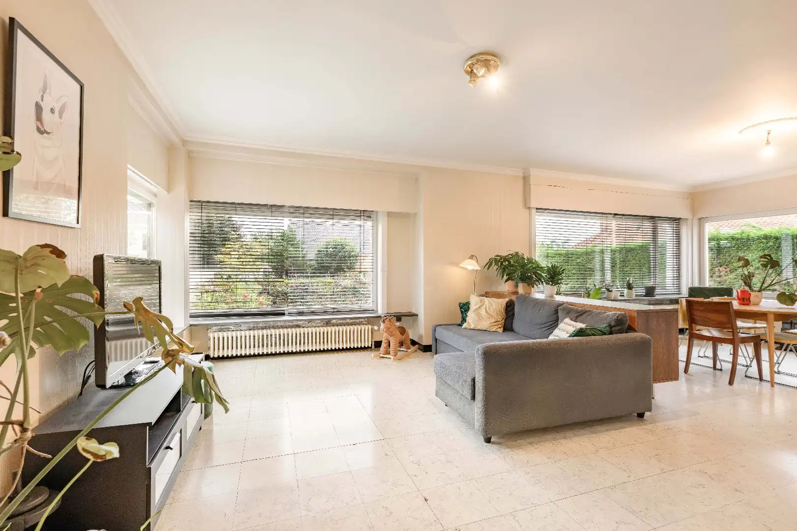KARAKTERVOLLE ALLEENSTAANDE WONING MET 5 SLAAPKAMERS EN TUIN foto 4