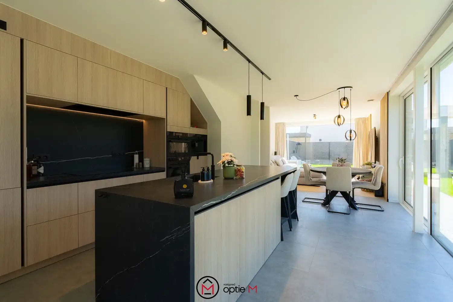 Instapklare woning te koop met hoogwaardige afwerking foto {{pictureIndex}}