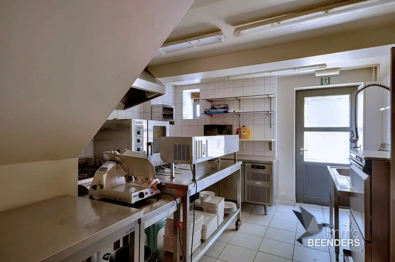 Verhuurd handelspand met duplex foto 8