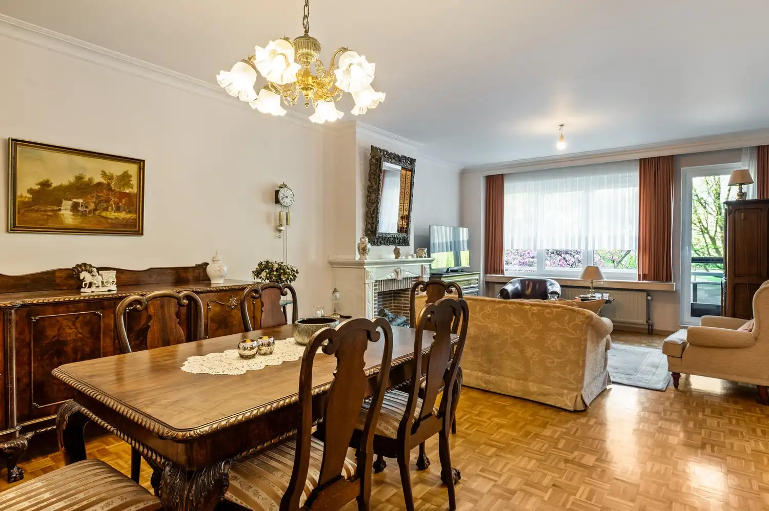 Verzorgd appartement met terras, garage in Borsbeek foto 2