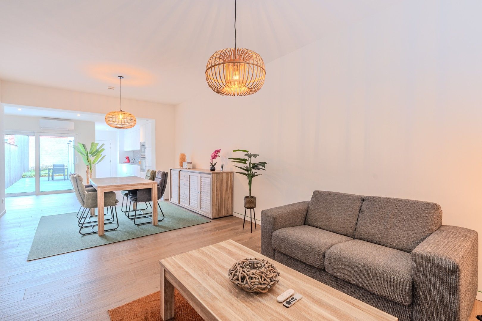 Energiezuinige woning (EPC A) nabij het centrum foto {{pictureIndex}}