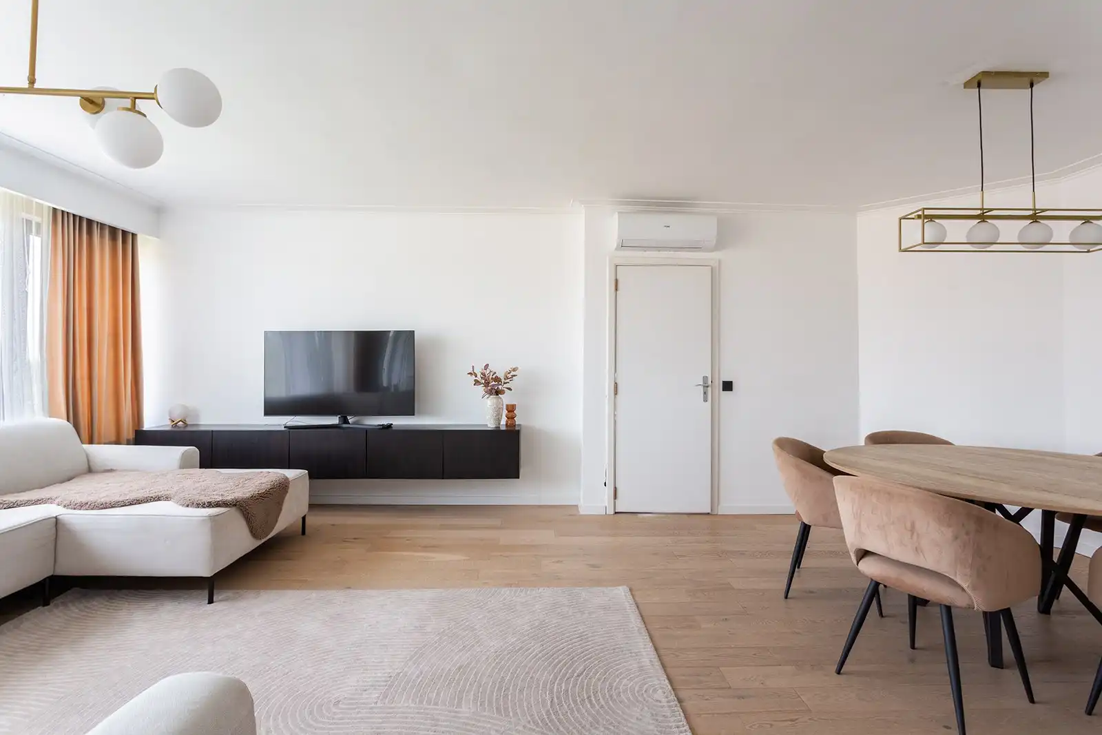 Mooi gerenoveerd 3-slaapkamerappartement met 2 terrassen, garage en 2 kelderbergingen foto 4