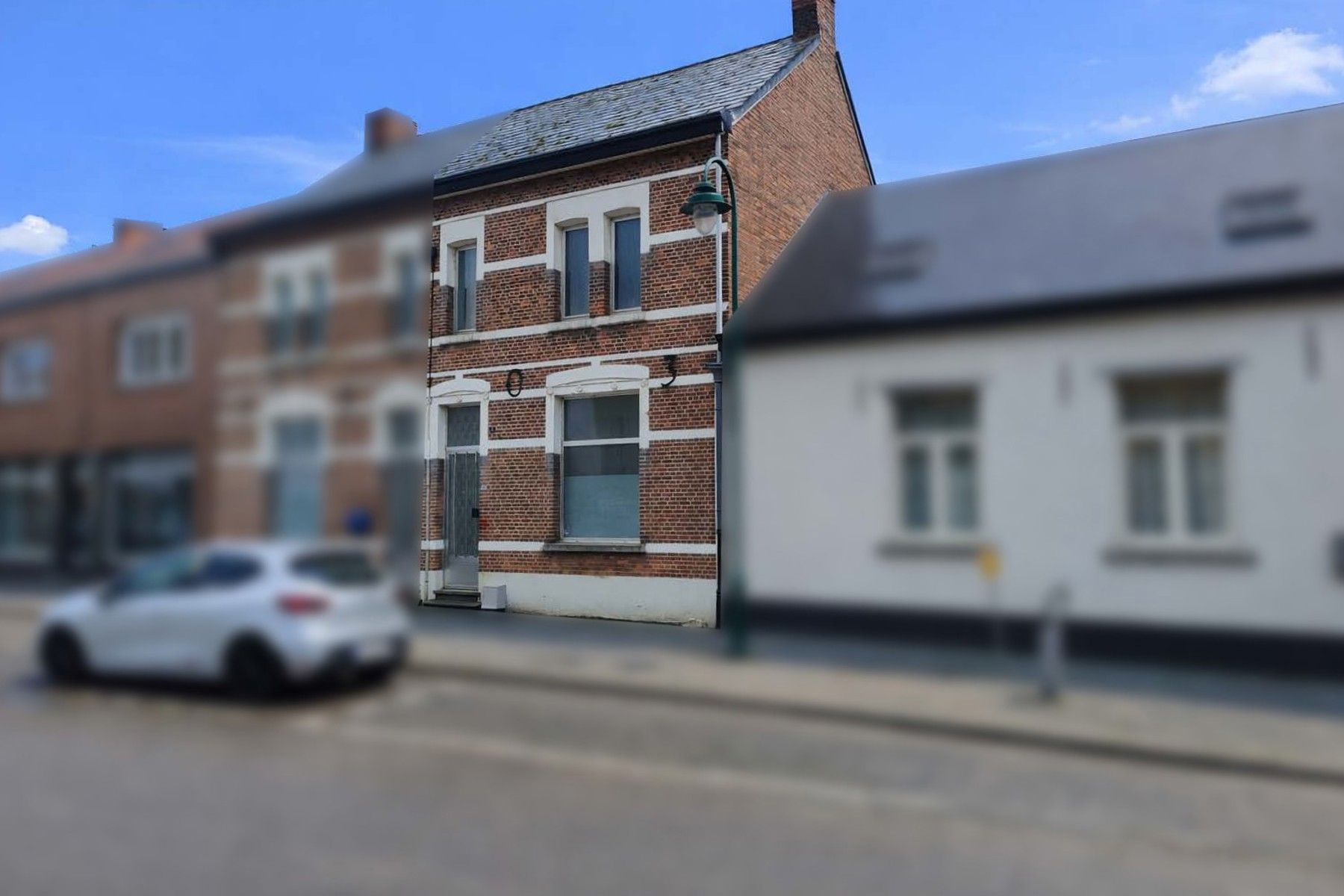 Rijwoning met 3 slaapkamers en tuin. foto {{pictureIndex}}