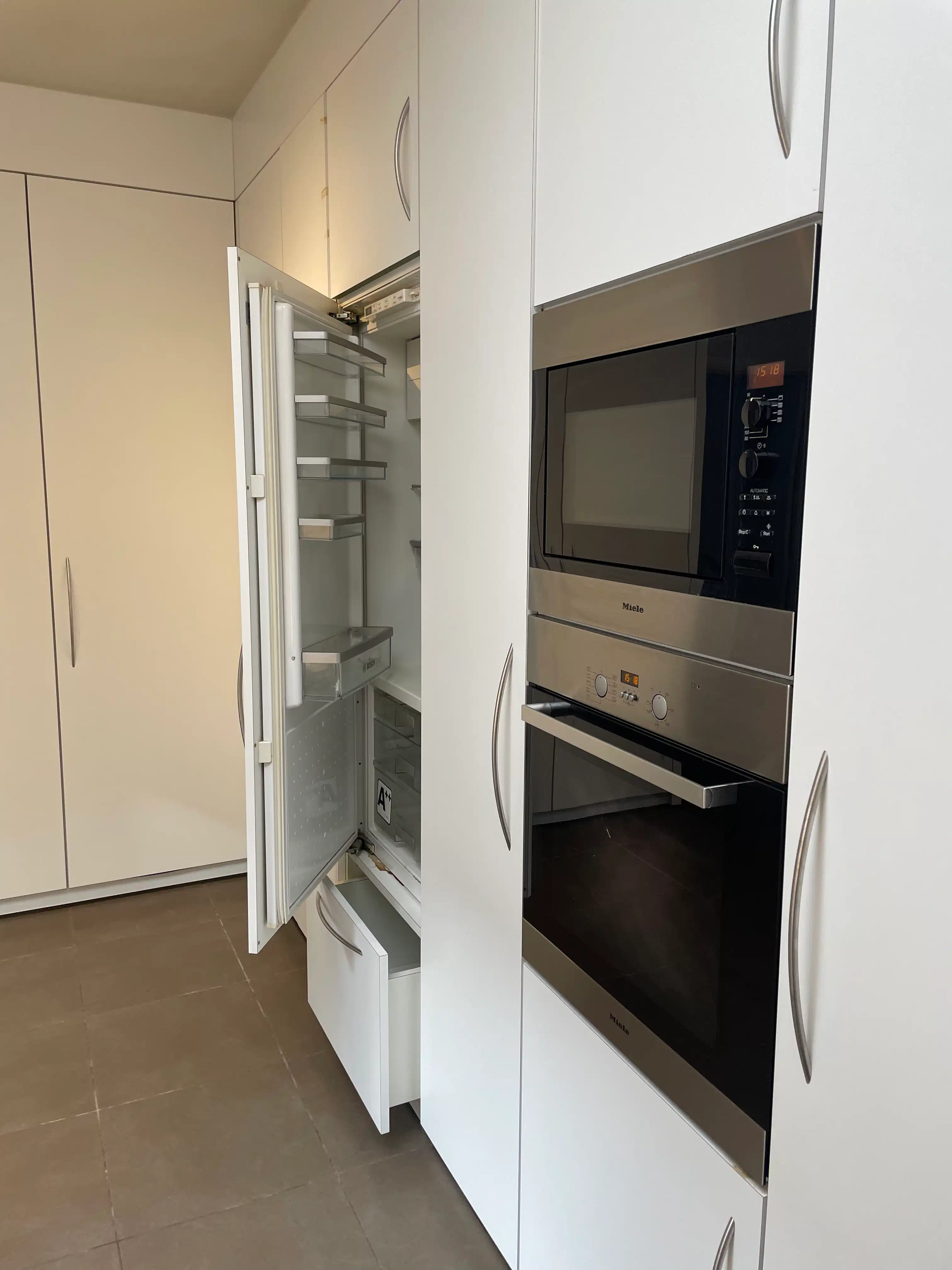 Ruime vier-slaapkamer BURGERWONING + garage & groot terras foto 17