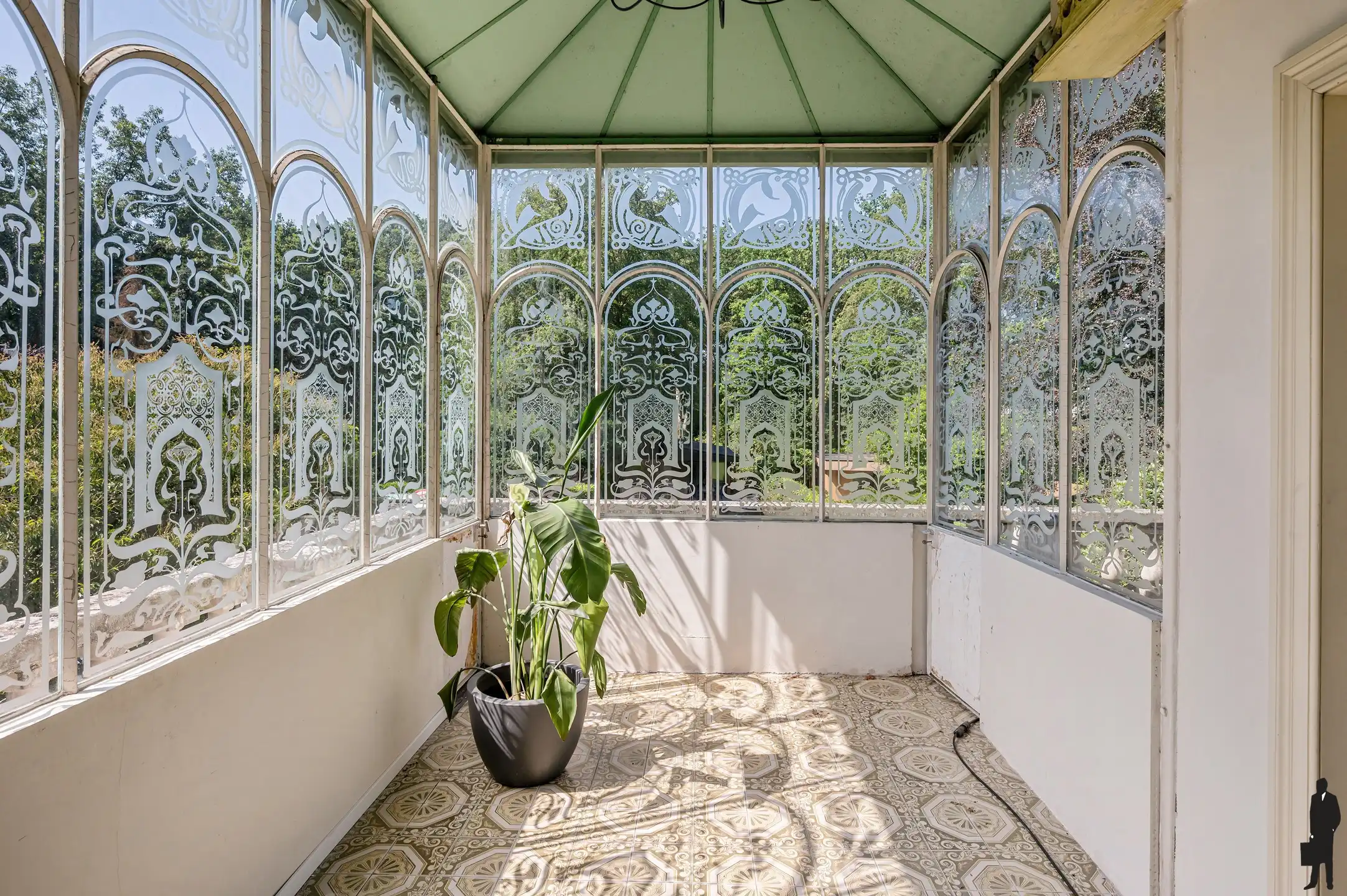 Statige karaktervilla met iconische toren en exclusief tuinpaviljoen foto 17
