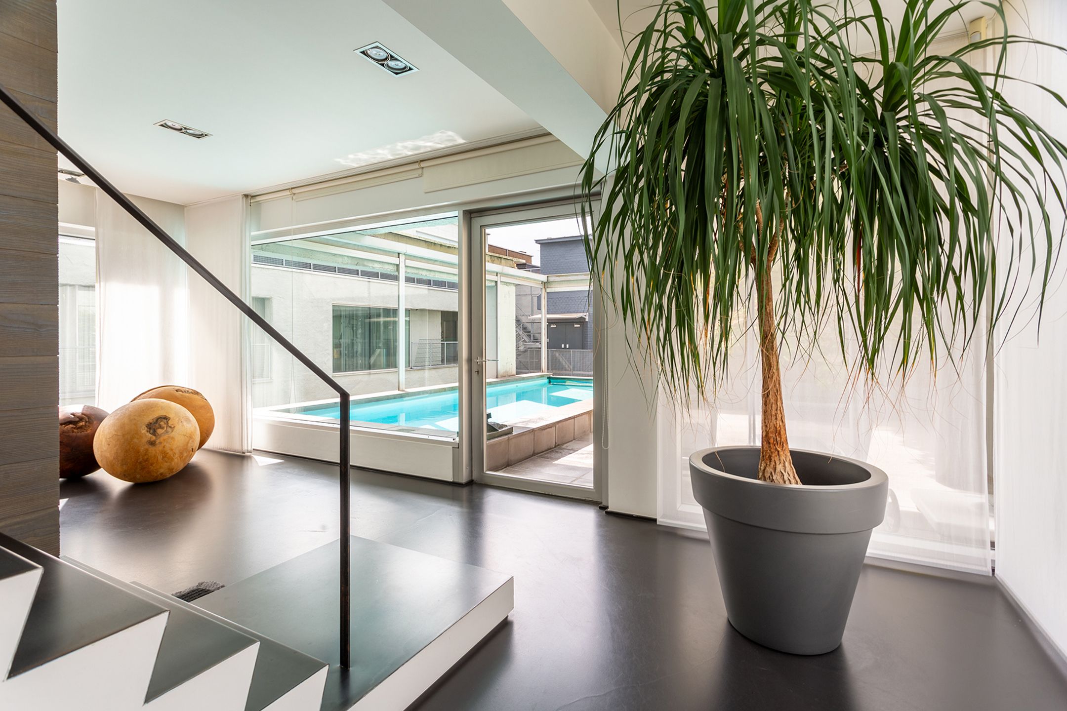 Luxe loft met zwembad, sauna en tuin te ZURENBORG foto {{pictureIndex}}