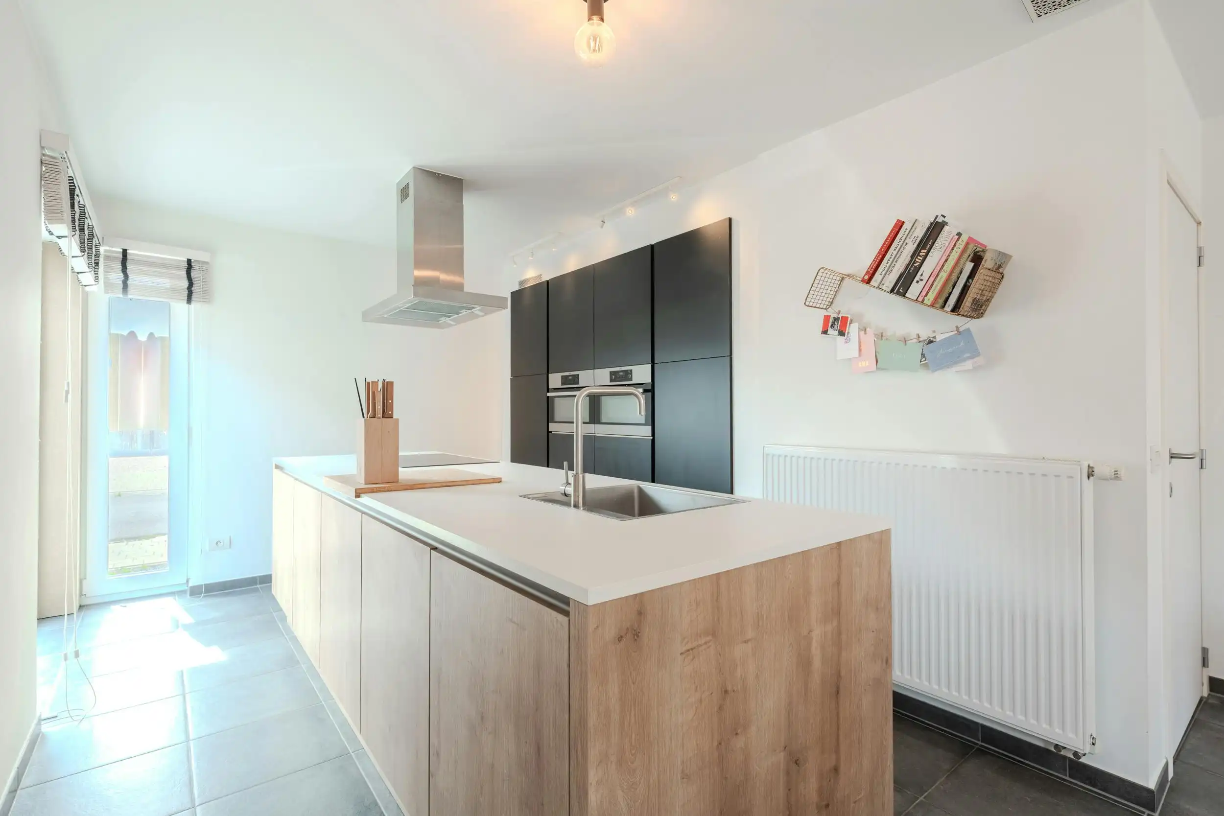 Recente woning (2019) met 3 slaapkamers en zongerichte tuin! foto 8