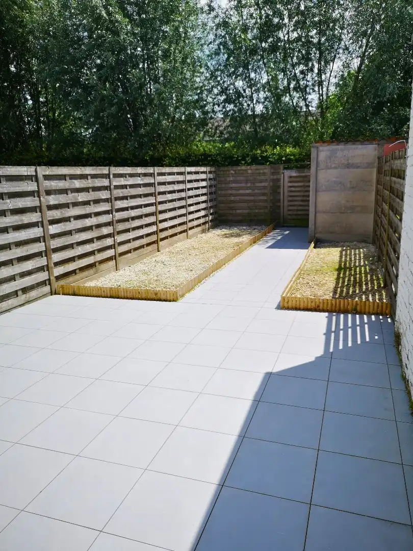 Woning nabij het centrum met 3 slaapkamers & uitweg. foto 18