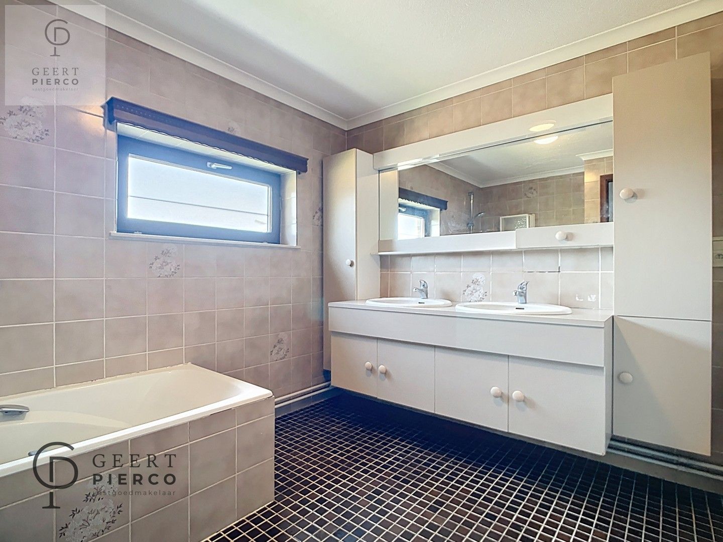 Gezellige woonst gelegen op een superlocatie foto 16