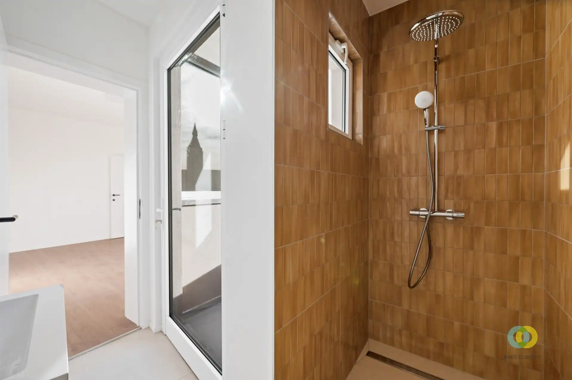 Gerenoveerd appartement met één slaapkamer foto 7