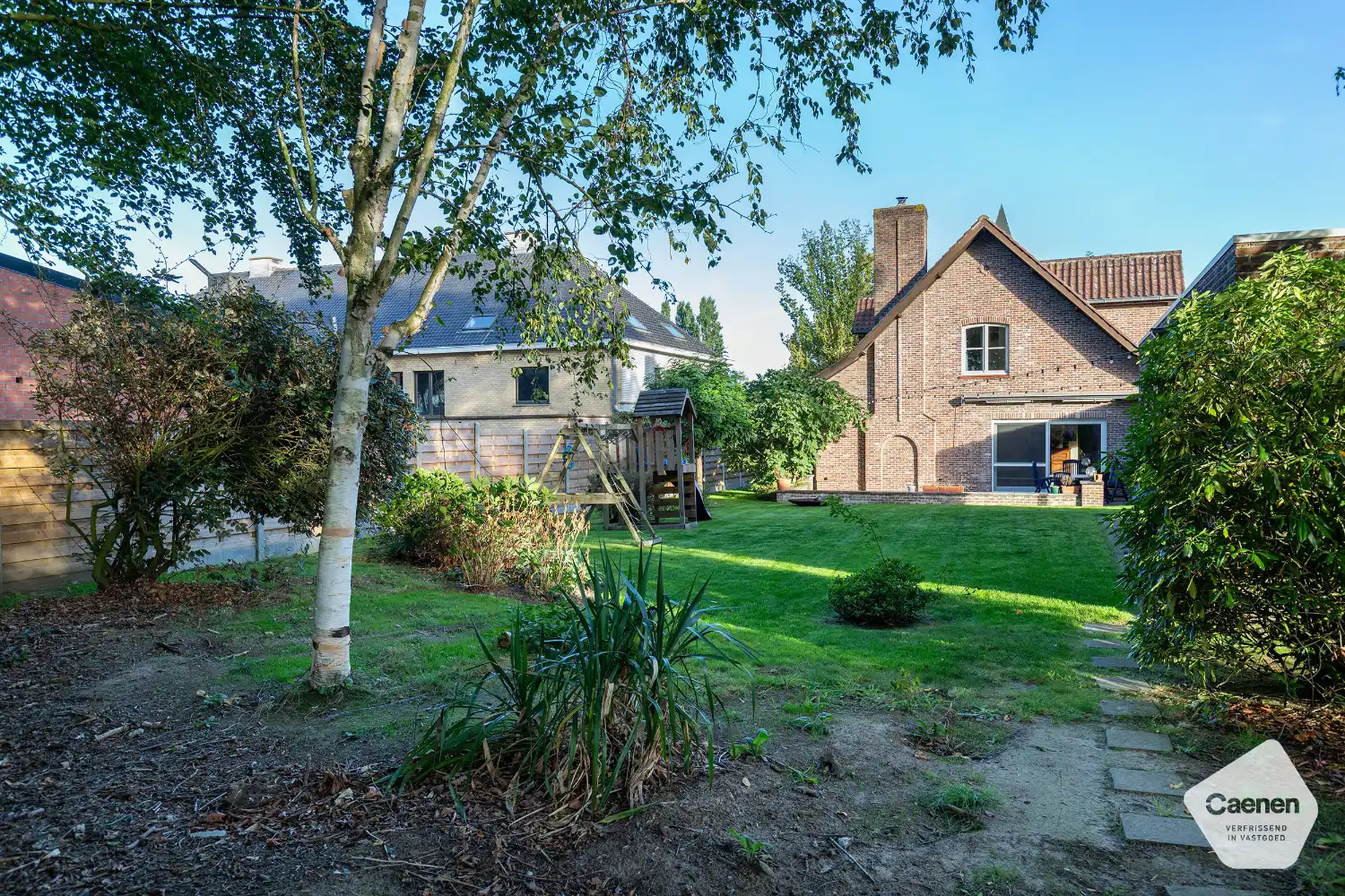 Prachtige smaakvolle gerenoveerde villa met uniek bijgebouw op een perceel van 2021m²  en 5 slaapkamers. foto 14