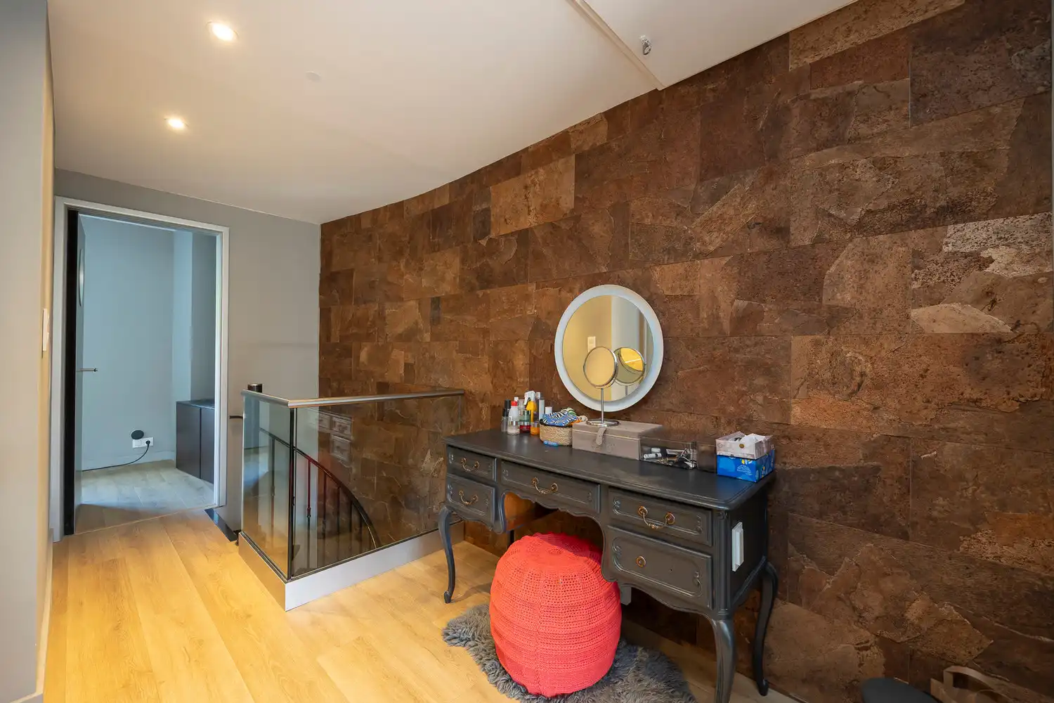 RUIME BEL-ÉTAGE MET DRIE SLAAPKAMERS IN CENTRUM BURCHT foto 26