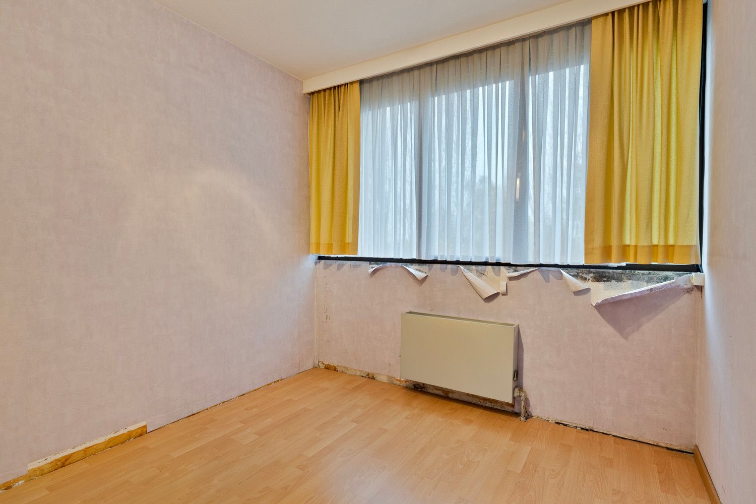 In de wijk 'Langbaanvelden' ligt deze te renoveren bel-étagewoning met 3 tot 4 slks, garage en tuin! foto 23