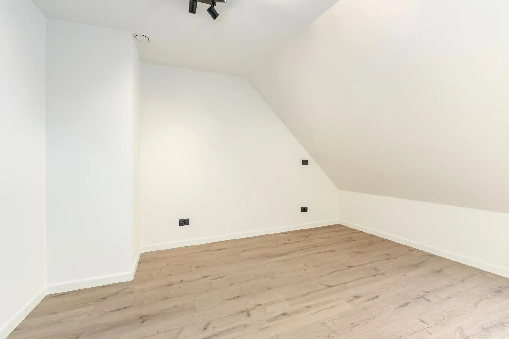 Exclusieve nieuwbouwwoning te huur met 3 slaapkamers in het hart van Brugge foto 15